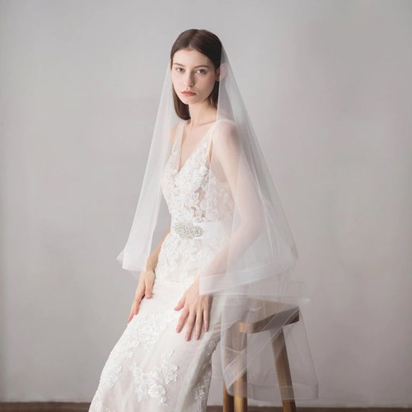 Wedding veil white bridal knee medium length simple elegant beautiful brand new - Picture 2 of 4